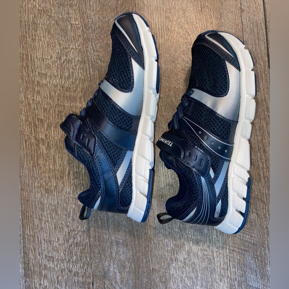 TSUKIHOSHI VELOCITY Child Shoes (Navy/Silver) New without box - Picture 8 of 9